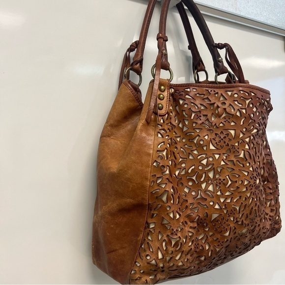 Isabella Fiore Italian leather carry all tote bag - Picture 3 of 15